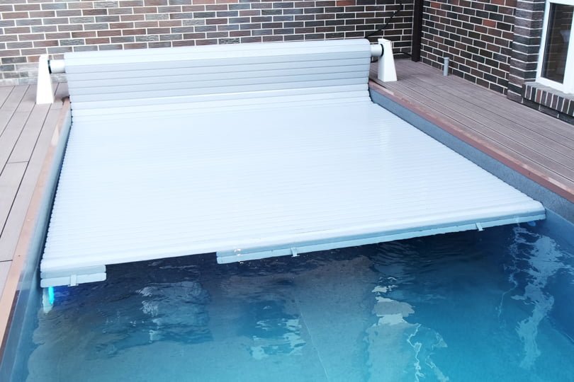 cubierta de piscina